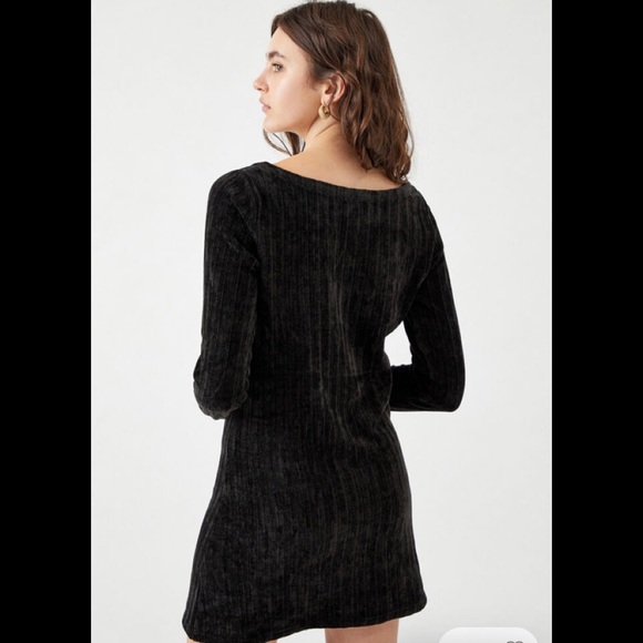 Black Mini Dress 🖤 - Picture 4 of 4